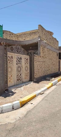 دار للبيع حي الجوادين موقع مميز ركن قرب المحكمة الجديده بناء حديث 2023...