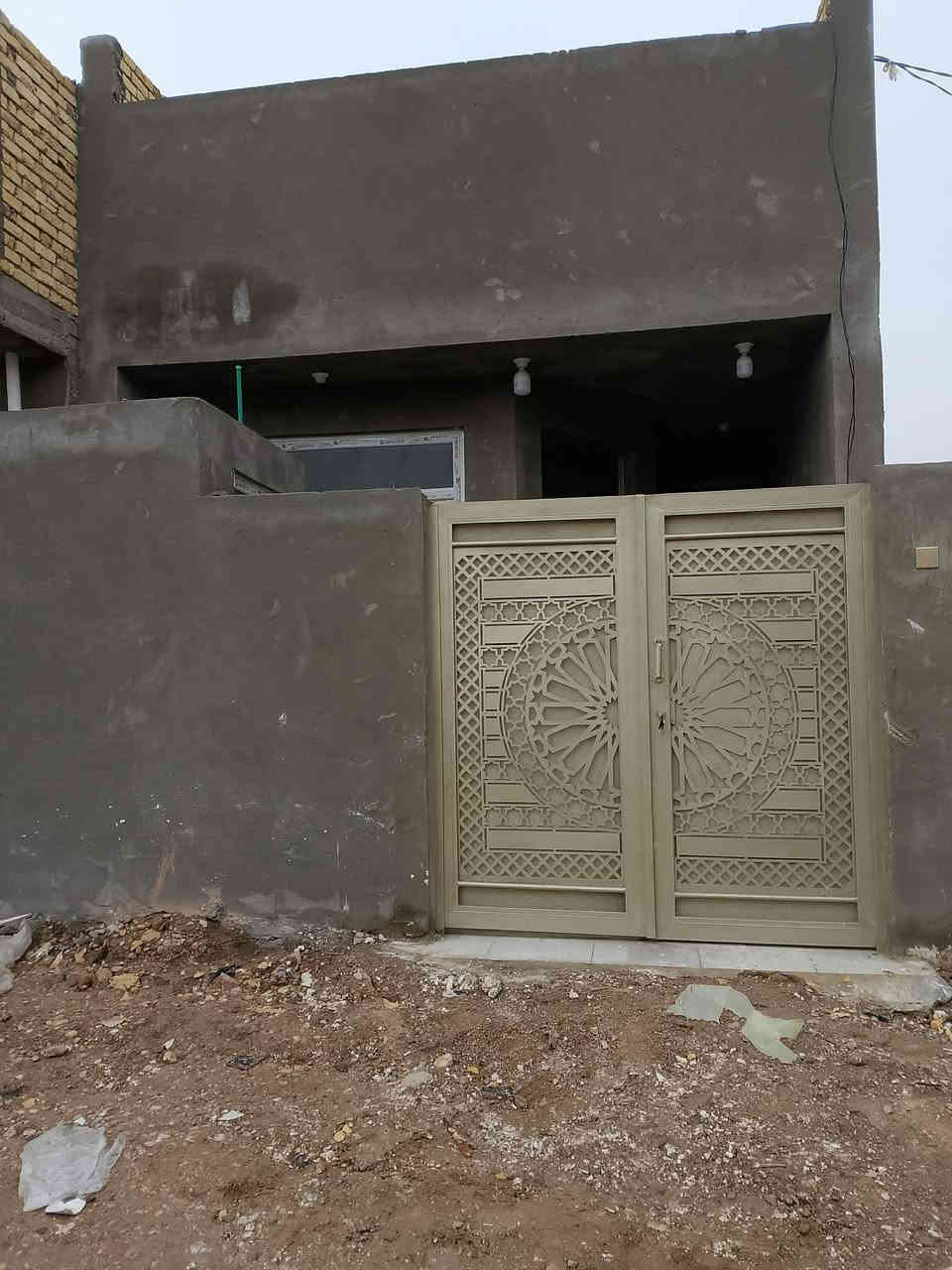 السلام عليكم  البيت البيع الخاجيه ألست 6000 قرب شارع التبليط البيت بناء حديث جاهز السكن مساحه 100مكلف بلنشر انتصال رقم الهاتف واتساب فقط ***********
