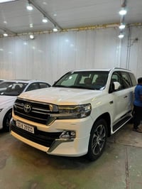 لاند كروز  2020  G.X.R ماشية 80 حقيقي  مكان بغداد  سعر 50.000دولار  لل...