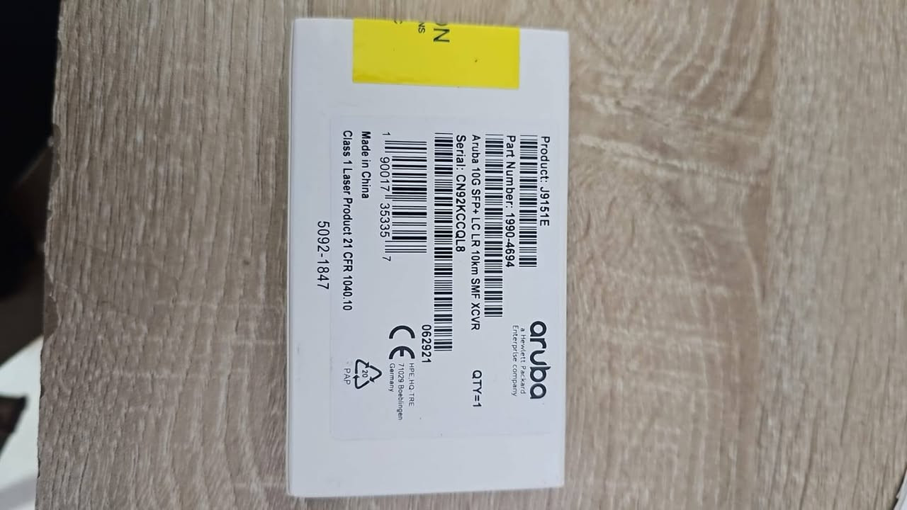هذا المنتج هو جهاز إرسال واستقبال HPE Aruba 10G SFP+ LC LR (موديل J9151E) المستخدم في شبكات البيانات.
نوع المنتج: وحدة إرسال واستقبال ضوئية (Transceiver Module). 

السرعة: 10 جيجابت في الثانية (10GbE). 

المدى: يصل إلى 10 كيلومترات عبر الألياف الضوئية أحادية الوضع (Single-mode fiber). 

التوافق: مصمم للعمل مع محولات HPE Aruba وغيرها من البنى التحتية للمركز البيانات. 

المميزات: يدعم مراقبة التشخيص الرقمي (DOM) للتحقق من أداء الوحدة. 

الي يخدمه ينطيني سعر المراسله ع الرقم ***********
