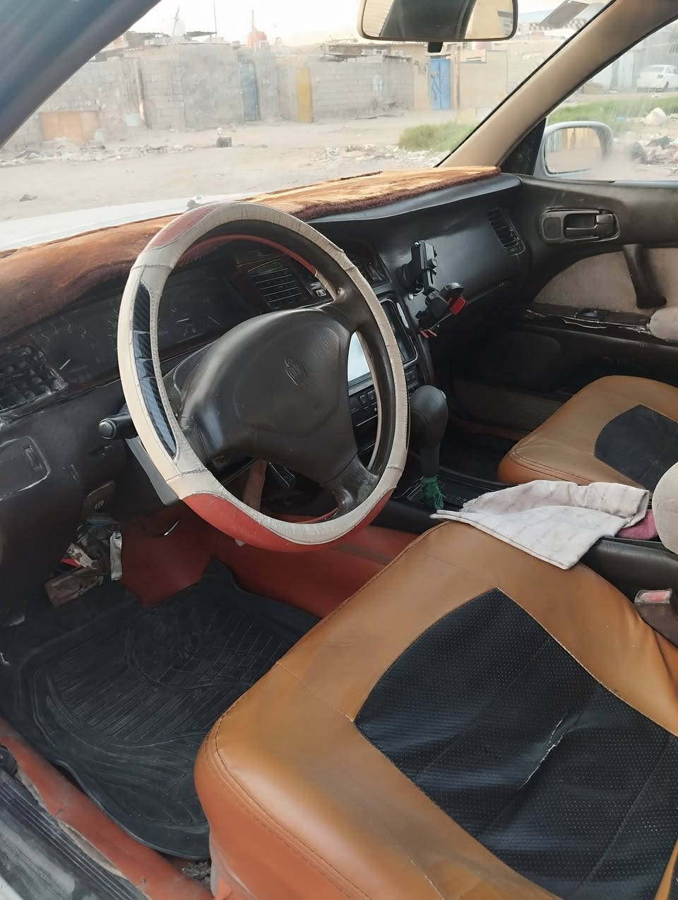 السلام عليكم بطه مكاني البصره حيانيه سعر 48نهايتهه من لخير لايخابرني غير هذا سعر  بطه فصل مكينه ديكو تبريد   ثلج حداديه جديده سياره بيهه ضربه  بصفحه صندوك ومصبوغه  لجماليه  سنويه  بعد 5ايام وتنتهي *********** رقم سياره  انكليزي
