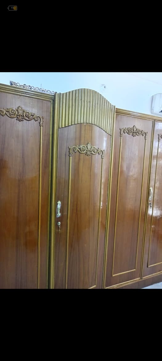 السلام عليكم عندي كنتور صاج عراقي داخل خارج نضيف  جدا جداب٢٢٥  وتخم زان كوري نضيف ٧ نفرات ب٢٥٠ الشراي يتفضل خاص *********** بغداد, العراق
