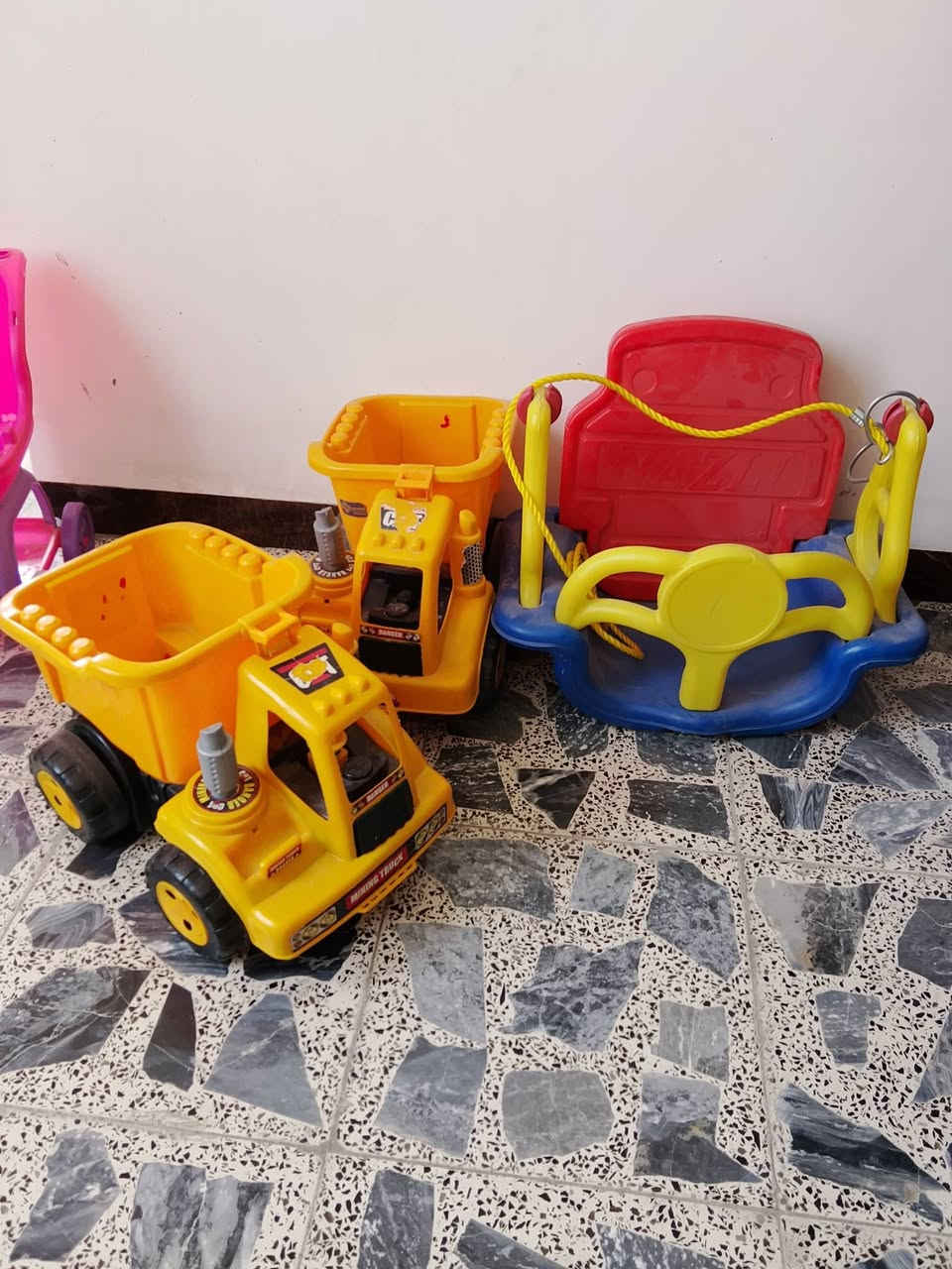 اغراظ للبيع  اكو توصيل داخل الامين
***********
