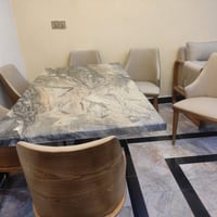 ميز طعام مرمر الاصلي جديد غير مستخدم و6 كراسي طبي سعره مليون وربع ابيع...