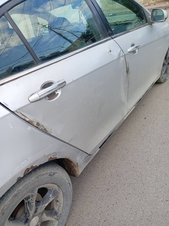 السلام عليكم اقراء المنشور عدل قبل لا تتصل امكراد محور كولار ١٦٠٠ تبريد شغال بس دفعه خفيف مضروبه بجم بس ماوصله للتكمه صدرها يرادله ترتيب بيها ضربه بالجاملغ الخلفي خفيفه والباب الخلفي هم انضرب عندي قبل اسبوع اذاين المحرك ما مضبوطه يردلها ظبط رقم واسط دولي مكاني بغداد الدورة رقم الجوال *********** السعر ٣٥ وبيها مجال بغداد, العراق
