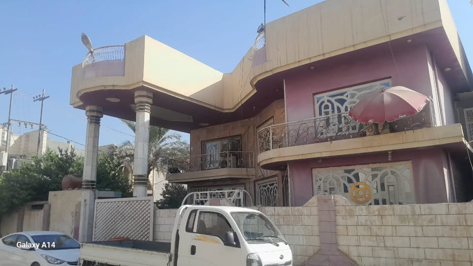 بيت للبيع بابل حي الجامعة المساحة 360  للاستفسار الاتصال***********
