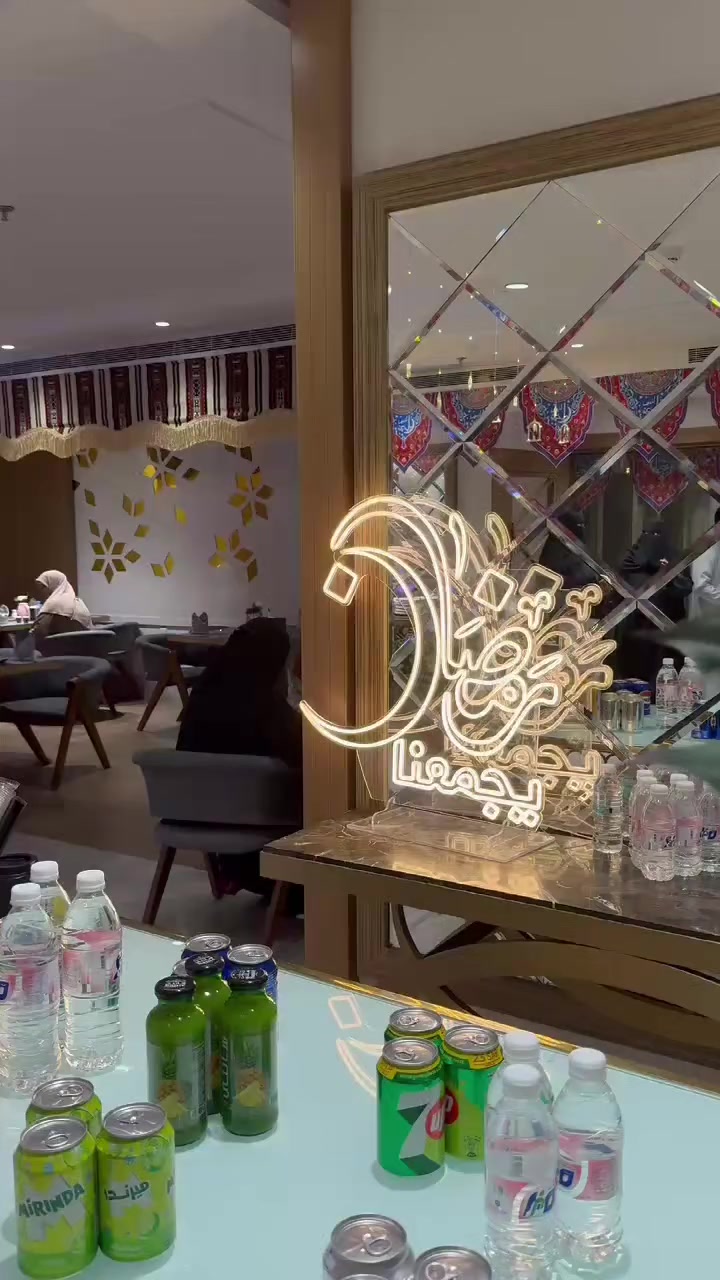 عمره شوال  البرنامج الأول 
طيران 1750 التصريف للمعتمر 
البر مليون  و50 
السكن في فندق ميدان 

__________________
البرنامج الثاني جوا 
مليون و٥٠٠ والتصريف للمعتمر 
البر 850 الف عراقي باصاتنا رجال أعمال 
فنادق محبس الجن 
 _________________
انته اختار واحنه انفذ 
حمله البطاط العراق بغداد 
***********
عمره شوال  
_________________
