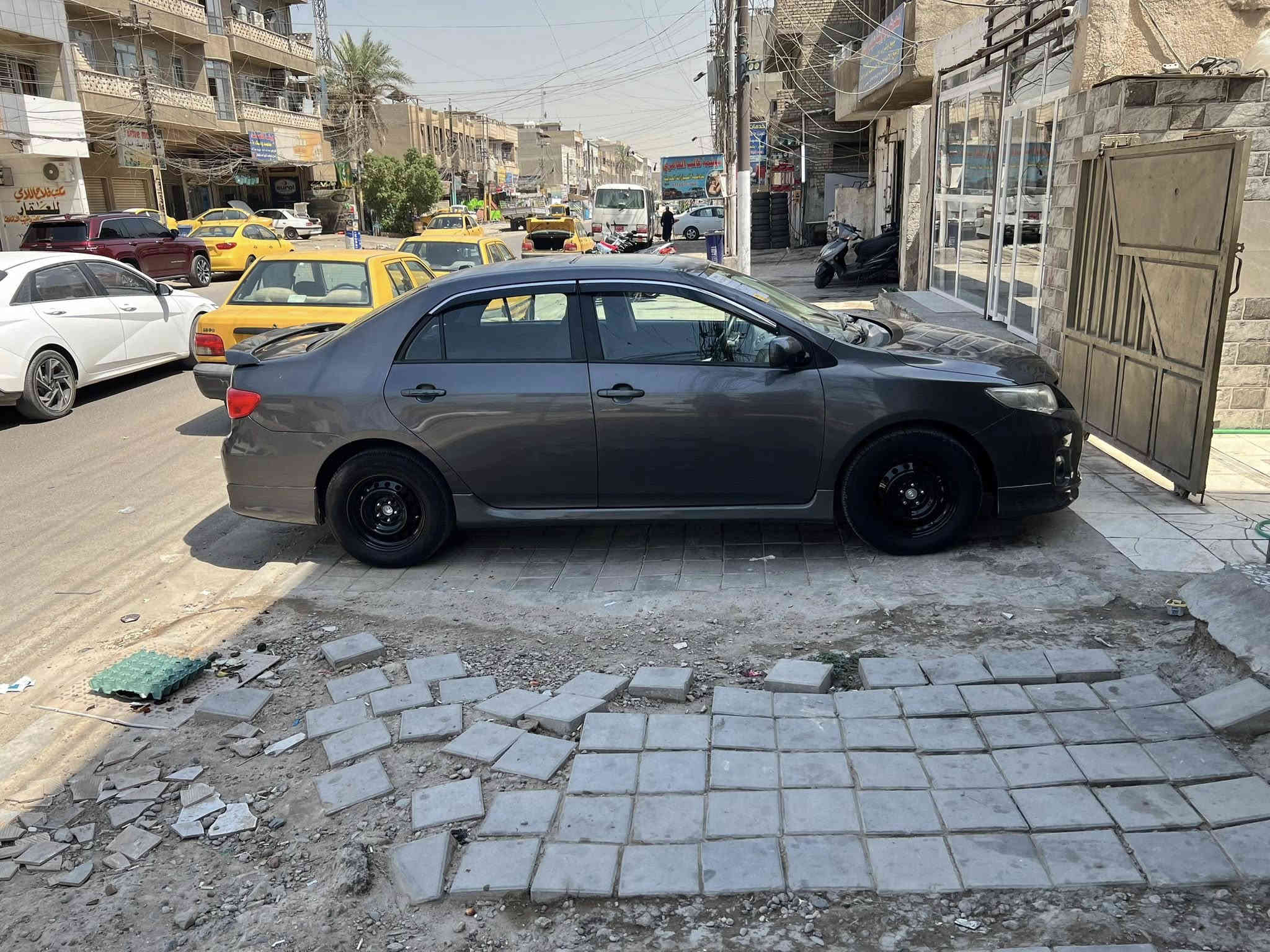 السلام عليكم اخوان 
من رخصت الادمن
كورلا أمريكي 2013 Sفول
لون فيلي
رقم بغداد
محرك 1800
حادث فقط الجاملغ الأمامي يسار تبديل
بيه نص جاملغ ونص باب صبغ الخلفي 
السياره جاهزه من جميع النواحي 
العنوان بغداد الأمين الثانيه
السعر115وبيه مجال للشراي 
للاتصال ***********
