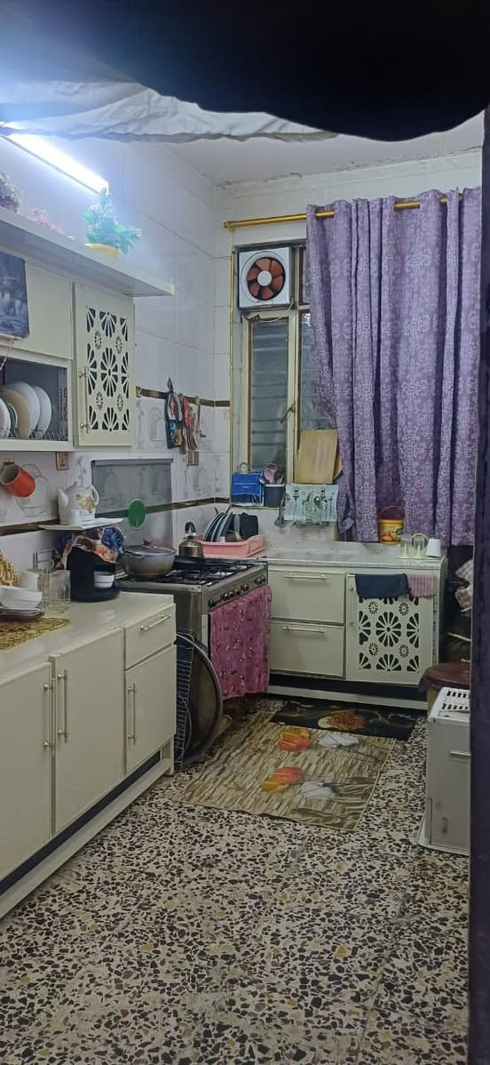 السلام عليكم 
، بيت 100 متر للبيع طابو زراعي ركية وفاضل منطقة البستان فرع اسواق بركات الرسول  اول شارع بعد السيطرة ثالث بيت عن الركن 
الواجهه 6 وربع متر ، النزال 16 
استقبال ومطبخ وهول وغرفة كبيرة 
مناور عدد 2 
حمامات عدد 2 
طابق واحد 
بناء 2022 
***********
