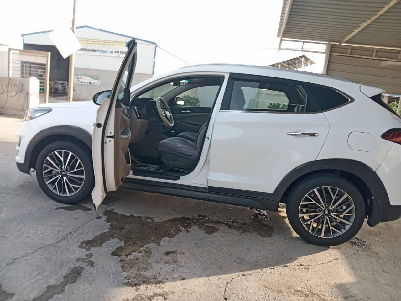 توسان موديل ٢٠٢٠ خليجي بيه ٥ قطع صبغ ابيع حزام بدون دواخل
تايرات
تبريد ثلج
محرك مامفتوح تدوش
كير شرط
سياره مال بيت
رقم بغداد مشروع وطني سنويه ٢٠٢٨ شرط التحويل
قفل مال بيع ١٣٥ بيع فقط
***********
***********
