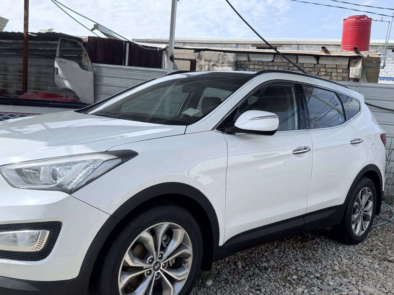 للبيع سنتافي 2014 فول مواصفات 1/1 خليجي كفاله عامة رقم بابل تحويل مباشر السعر 180 وبيها مجال المكان الديوانيه للاستفسار ***********
