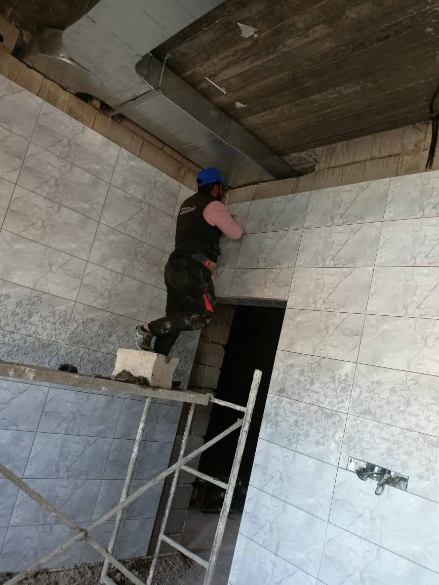 السلام عليكم اسطه سيراميك متفرق شغل درجه اوله بسعر مناسب هاذا رقم وتدلل ***********
