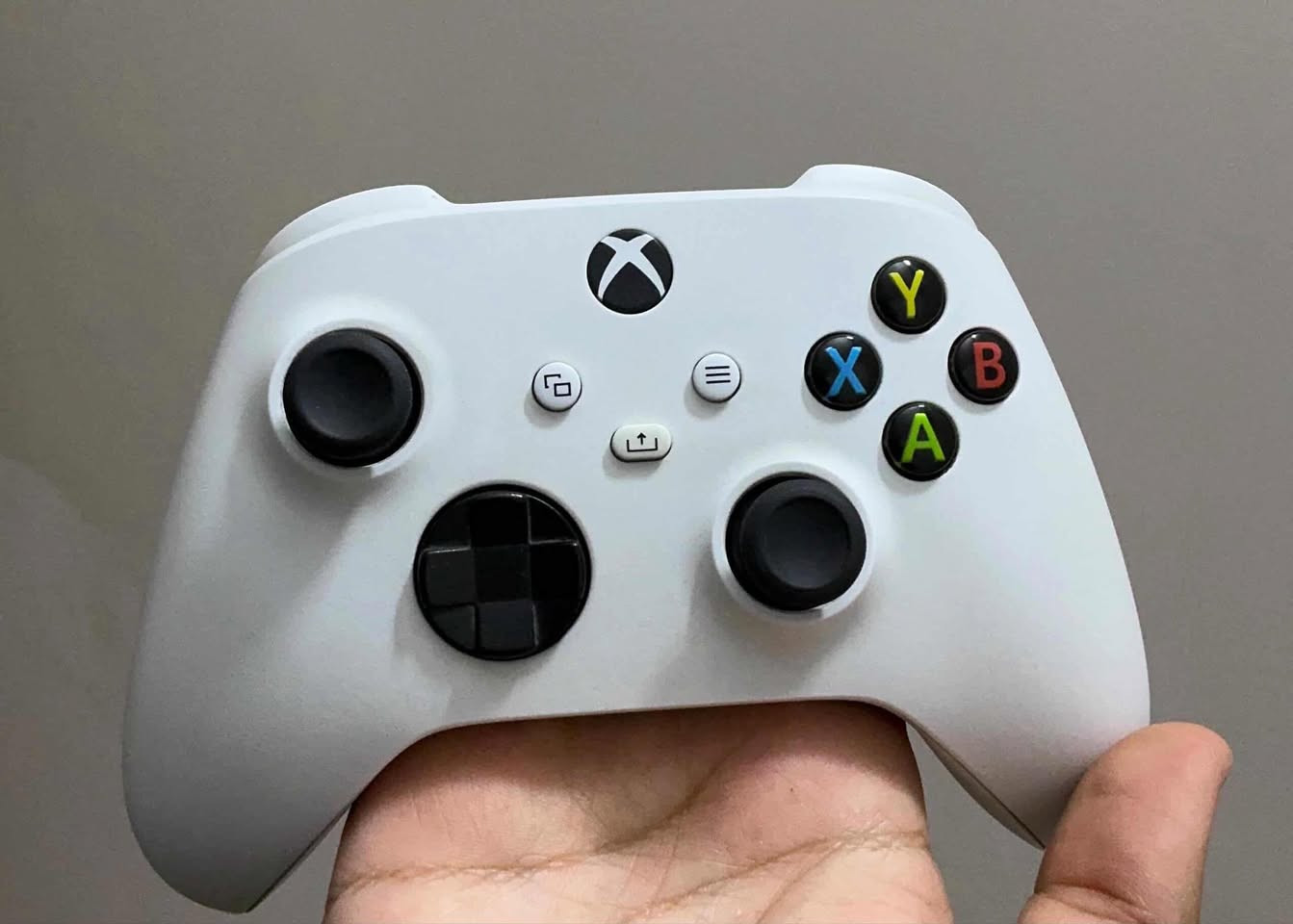 السلام عليكم اخوان اكس بوكس سيرس اس جديد كلش وبعده بكارنتونته ومستعجل عليه اريد ابيعه لحد يكسر بالسعر ، هذا صورته ونضافته فول ، 
وتجيك وياه يدات ثنين + بطاريات شحن وشاحنه + وفيفا اربع وعشرين 
السعر ب360 الف للتواصل خاص ❤️


**إذا كنت صاحب هذا الإعلان وتريد حذفه لأي سبب، رجاءا أرسل رسالة إلى الدعم الفني**