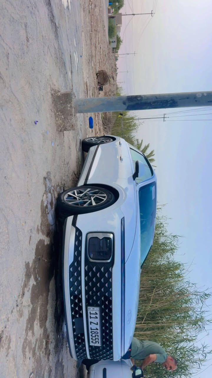 سياره ازيره23 شاشه جبيره رقم بغداد  مكفوله من الصبغ والبارد سياره جديده خط واحد مكان السياره الديوانية  للاستفسار الاتصال على هذا الرقم ***********
