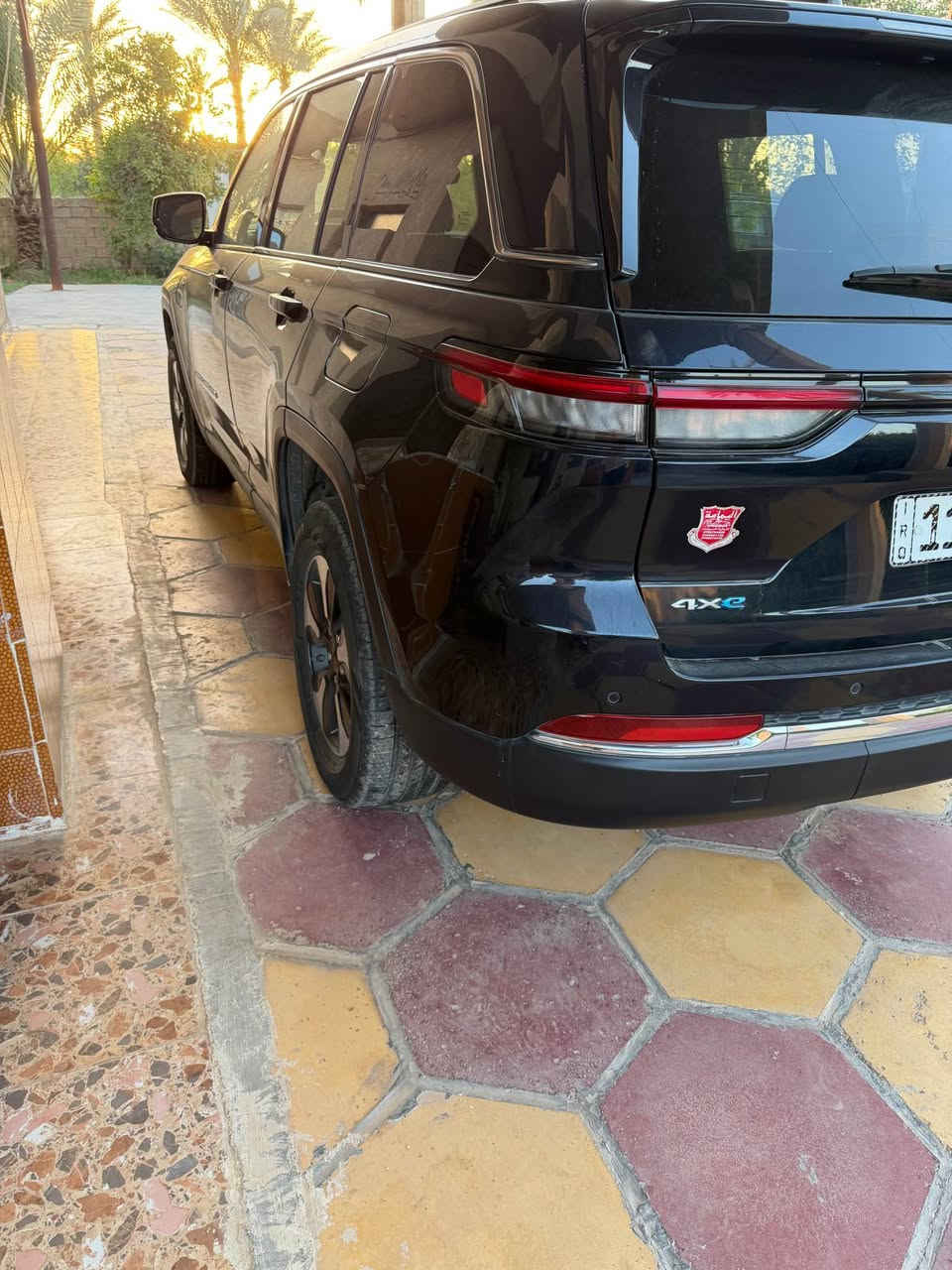 جيب شيروكي هايبرد 2024 بدون ايرباك بدون صبغ فقط بارد بالجاملغ الامامي وتكحيل والباب الخلفي بارد مكفوله من كلشي لون نيلي حبري 
العنوان ابو غريب او العامريه 
للبيع او مراوس بااقل  سعرها 335 

*********** بغداد, العراق
