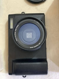 كاميرا 4K • جديدة • مع ملحقاتها