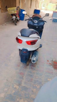 فورزا • ٢٠٠٧ • ابيض