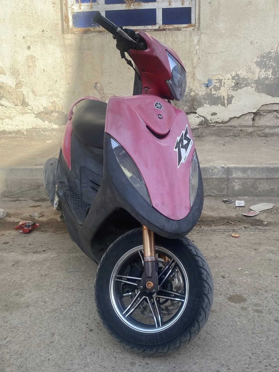 ماكس عدل للبيع صار يومين من طالعه حاويه من الزيتون بل كارتون بعدها للبيع لو مراوس بسكنس سعر ١٣٥٠ناصريه مركز سومر ***********
