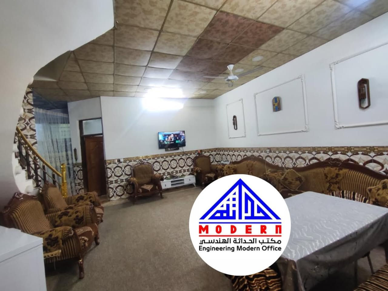 لبيع بيت   حي الدوانم المعمل قرب شارع المكاتب 
طابقين المساحه 160 متر 
البيت 4 غرف نوم صالة استقبال مطبخ صحيات كراج 
للاستفسار او مراسلة ***********
