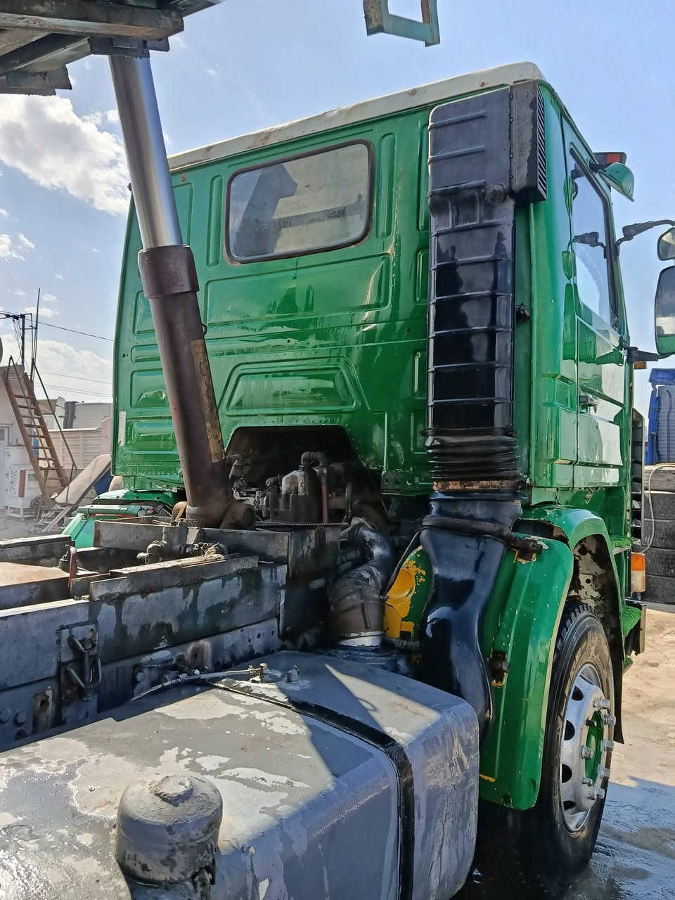 اسكانيا قلاب سكس ويل مجموعه شفت كير 3*3 شاصي بلادي طويل محرك فطيمه رقم وسنويا جديد
موديل 1996
عنوان كركوك
***********
***********
