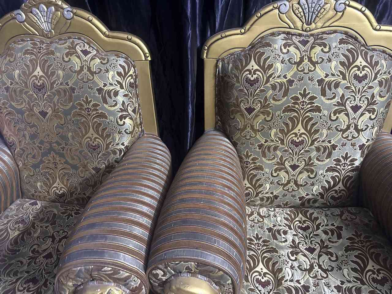 تخم للبيع سعره ٣٥٠ مكاني بغداد ***********
