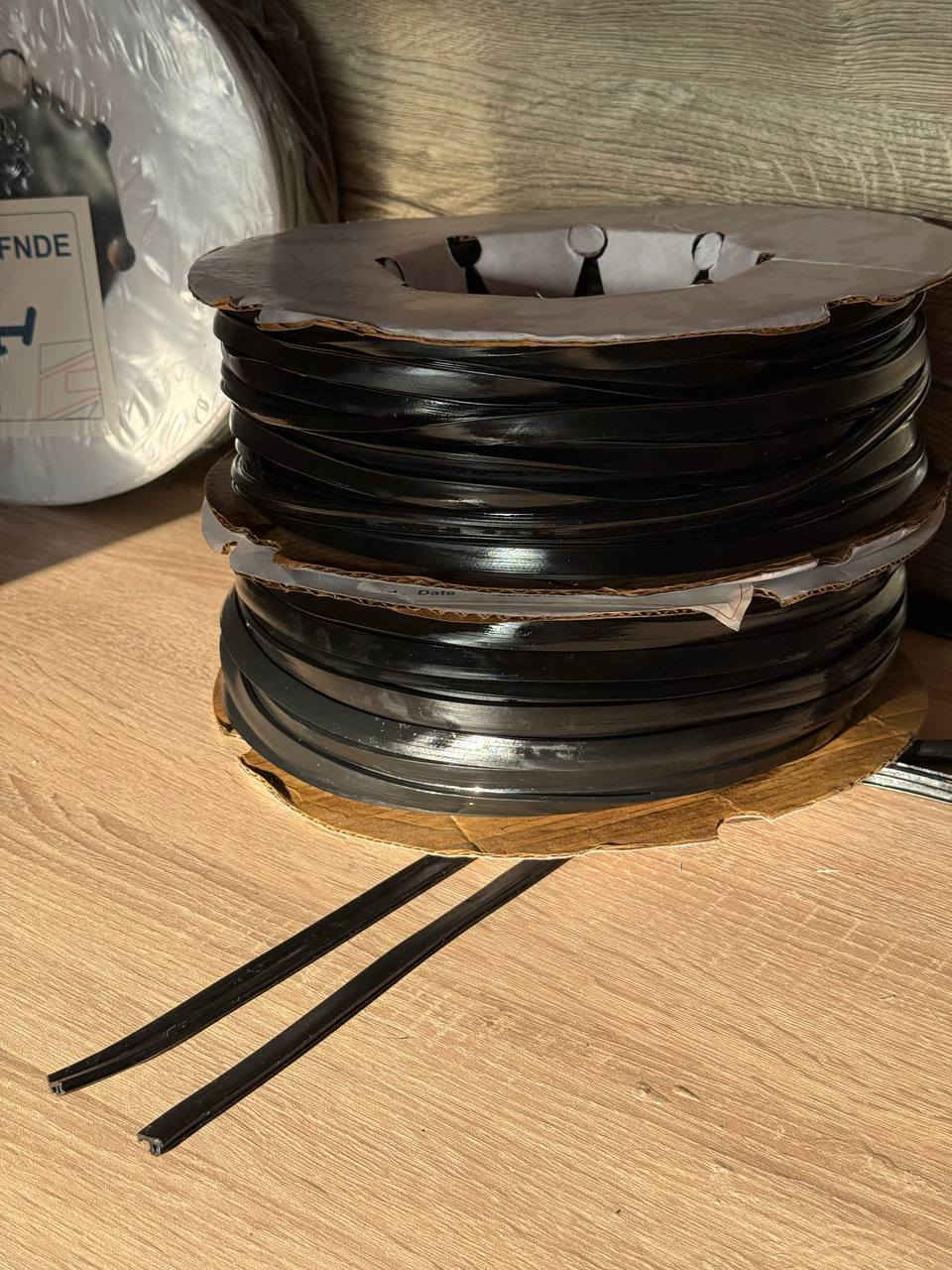 السلام عليكم ورحمة الله وبركاته... لاستيك بصمه عالي وناصي وزن البكره 3 كغم يشتغل على جميع انواع  المقاطع الصيني والتركي... سعر البكره 11 الف  ويوجد توصيل لجميع المحافظات... ***********
