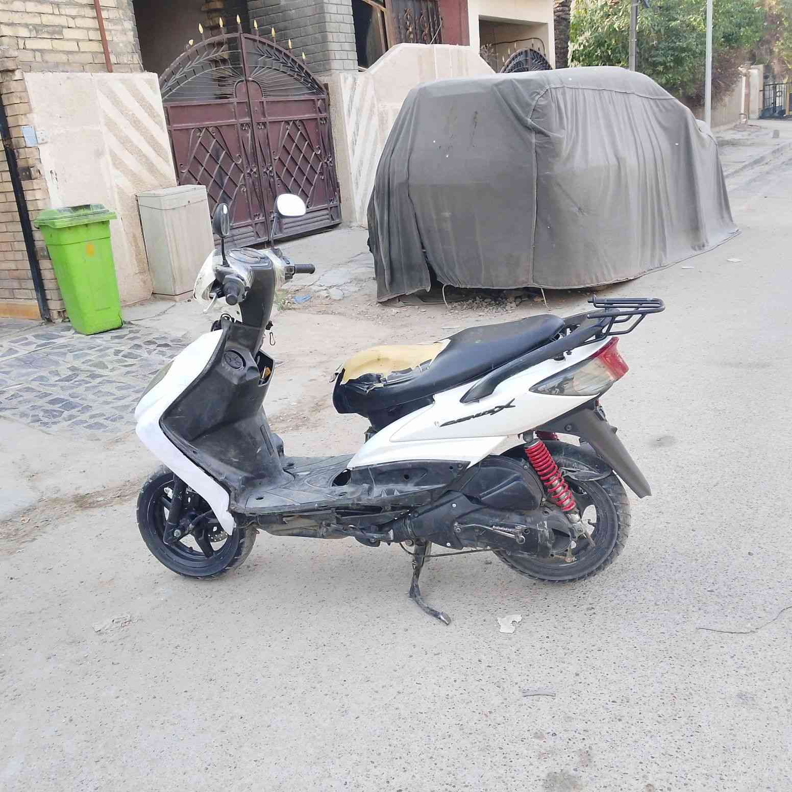 سلام عليكم سكنس فحل كهربائيات خير من الله كلجات فول شلعة ومعدل باتري جديد كابريتر جديد بركيات فول كفرات صلي مختم مكينة بيه تبخير قليل ونوبات تكطع تبخير المكينة خرسة دراجة شغل وطلع لكربلاة سعر 375/ وبيه مجال قليل ***********/ مكان بغداد شارع فلسطين
