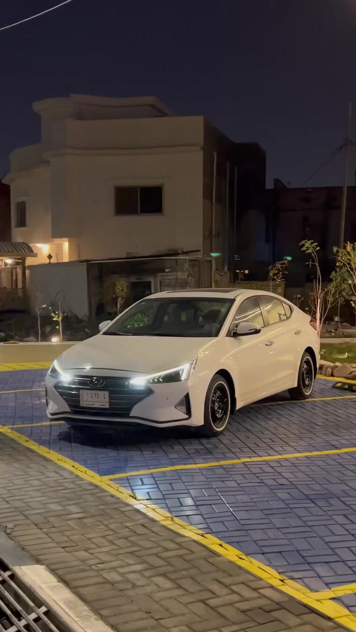 السلام عليكم النترا موديل. 2020 خليجي مكينه 2000 دوش 
السياره بيها بارد بل جاملغ الأمامي شبرين وبيها جاملغ الخلفي شبر والباقي كفاله عامه مكينه كير تبريد حداديه السياره كلش نضيفه ابيعلك  على وضع الشركه اشدلك الوياله البلاديه السعرر (165) وبيها مجال مكان السياره البصره المعقل ***********
