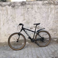 عندي بايسكل للبيع لويس كندي قياس 27 ونص بريك شيمانو   مكان بغداد الحري...