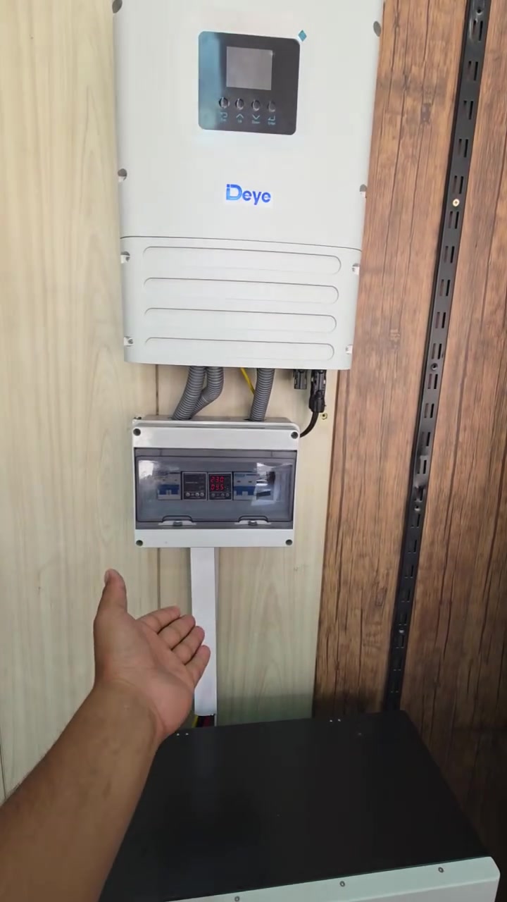 🫂 صديقة البيئه 🏡 بيت اخر يودع انقطاع الكهرباء  
تم اختيار شركة مكتب سولار  لخدمات  الطاقة الشمسية// بابل 
لتنفيذ هذه المنظومه  
#عنوان الشركة حله جمعيه فرع صيدلية مرحبا 👋 

كوادرنا مستمره بتنصيب المنظومات في بابل وجميع المحافظات ..

❇️❇️ منظومه  ١٥ امبير  نهاري ١٥ ليلي ✅✅

المواد المستخدمه في العمل ...🟠🟠

✅لوح نوع(  (HX10) 640 واط عدد. ٨ 

✅ بطاريات ليثيوم 314امبير عدد 2 sv

✅ بوكس حمايه متكامل جوزات قطع (ac/dc) توصيلات فيوزات حمايه لجميع اجزاء المنظومه اجهزه حمايه وقطع تيار وفصل بارد  بمده ضمان عاليه ما بعد التنصيب 

✅ هيكل معدني لتثبيت  الالواح  معالج ضد الصدأ مقاوم للضروف والعوامل الجويه مثبت بصوره محكمه وهندسيه بمده ضمان 10سنوات  .

✅ تصميم -تجهيز -تركيب -تنصيب.

✅ جميع المواد اصليه بشهاده منشأ  وضمانات عمل وكفاءه حقيقيه  فيما يخص بضاعتنا . فقط 

✅كادر تنصيب هندسي وفني متخصص .

العنوان / بابل حله فرع صيدلية مرحبا 

*********** مهندس فلاح 

#سولار سولار لمنظومات الطاقه الشمسيه # والكاميرات##سولارلاند  #طاقه #سولار #الواح #انفيرتر #قواطع #بطارياتت#ليثيوم #باسبار #جنكو #لونجي  #خلايا #الواح  #DC
#جمعيه #شارع40 #مشاهيرتيكتوك #بابل
