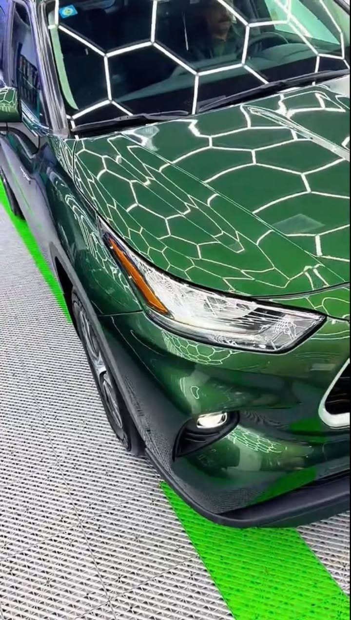 تويوتا هايلاندر موديل 2023 السيارة خليجيه مكفوله كفاله عامه فئة GLE هايبرد لون مميز السعر 345 العنوان كربلاء رقم الهاتف ***********
