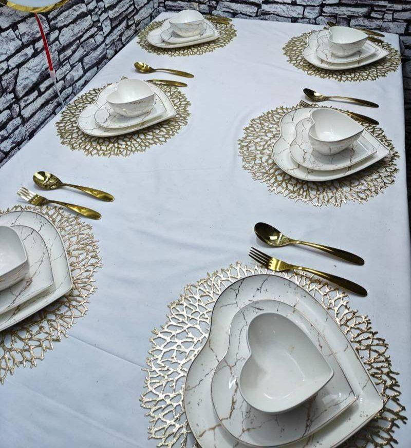 Service À Table Cœur Noir Jadco 18 Pièce 
عدد القطة 18 
يتكون من 
6 تع شرية 
6 تع الجواز 
6 بلى كبير 

⛔ ملاحظة ⛔
التوصيل مع شركة dhd Express 
وهدا منتج منقدروش نبعثو معاه منتوجات اخرى الا سارفيس لي كيفو تاملوكة, عين مخلوف


**إذا كنت صاحب هذا الإعلان وتريد حذفه لأي سبب، رجاءا أرسل رسالة إلى الدعم الفني**