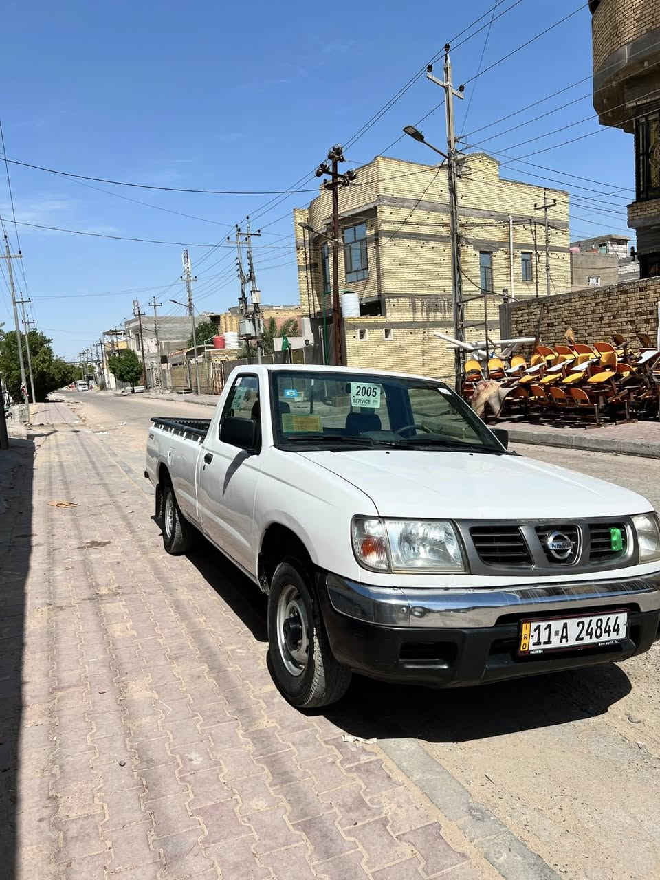السلام عليكم سياره نيسان موديل 2001  مكفوله ضربه تبديل بيه فقط كارت شبر حداديه تخم تاير تبريد كله جاهز مكينه كير رقم بغداد سنويه 2027 راعيه يمي بل بصره تحويل ثاني يوم سعر ((97))بيه مجال  العنوان البصره حي الاصدقاء رقمي ***********
