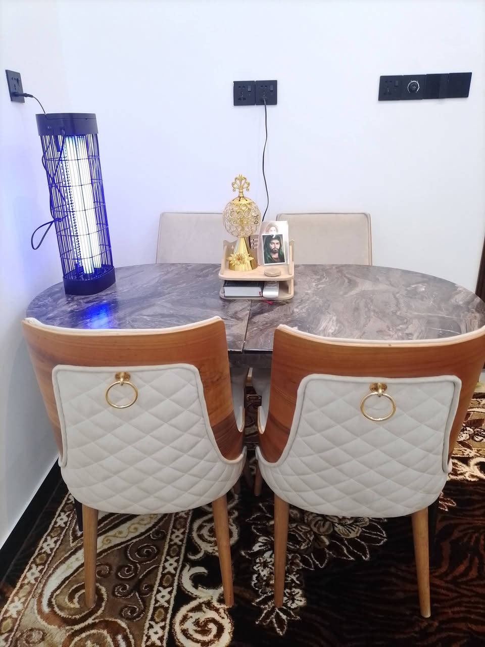 طبله وكراسي لبيع وميز طعام


**إذا كنت صاحب هذا الإعلان وتريد حذفه لأي سبب، رجاءا أرسل رسالة إلى الدعم الفني**