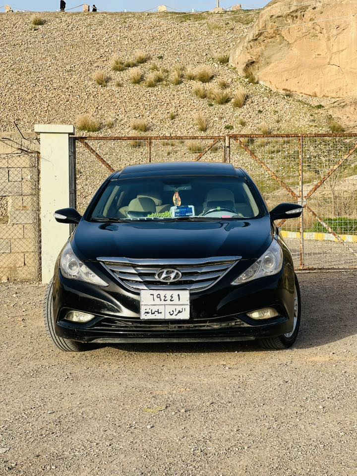 سوناتا خليجي ٢٠١٠
محرك ٢.٤ 
فول مواصفات بانوراما 
كشن هيتر 
تايرات جديد 
صدر جديد 
سعر ٩٤ ورقه مجال بي مجال
 0772 849 93 96
