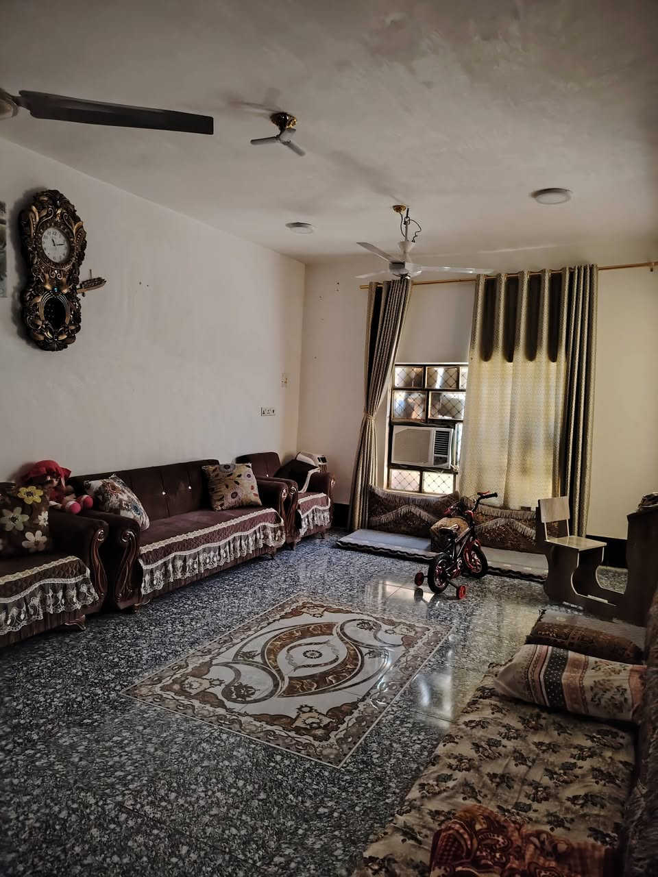 من رخصت الادمن المحترم بيت 150متر طابقين 3 نوم صاله استقبال خدمات مطبخ البيت مرتب المسيب الدوب السعر 58 وبي مجال *********** او مراجعه مكتب دلهي مقابل مطعم عمو مهدي
