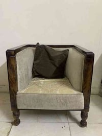 تخم للبيع تم استعماله شي كلش قليل لمدة اشهر نضيف مابي اي كسر وتوجد ويا...