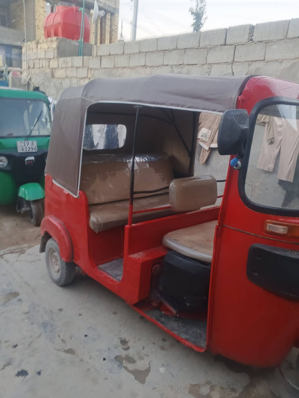 سلام عليكم تكتك موديل 17طالعه بل18شهر2وراق صوليه باسمي تكتك جاهزة برغي ما عايزه كبل لشارع مصبوغه عام جماليه سعر 4وبيهة مجال مكاني كربلاء المقدسة رقم*********** شراي يخابر بي خير
