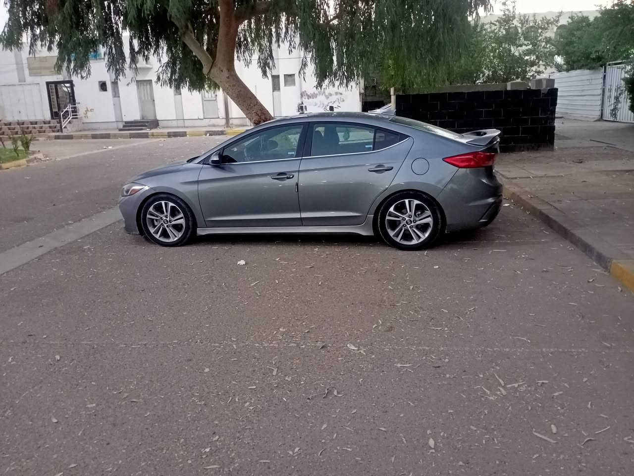 النترا سبورت موديل 2018
محرك تيربو 1600وارد امريكي يعادل 3200صاروخ بالشارع 
ماشيه m 92 
 فوول مواصفات 

بصمه تشغيل + ابواب 
سلايت طكتين 
اناره ترحيب بيدات الباب 
شاشه دواره  كبيره خرائط
كاميرا دواره 
لايتات زنون بلادي 
بك لايتات لدات بلادي
كشنات جلد حضن +تدفئه بالكشنات 
صندوق ذكي يفتح عند الاقتراب 
حساسات رادارات جانبي خلفي 
اشاير بالمري 
شفتات ستيرن رياضي حرف D
تحكمات بالستيرن 
ويل كب 17 _ خ
حادثها جاملغ ايمن ومبدل شرط نفس اللون والبنيد مصلح نفسه 
السياره ليبل واحد 
كتلوك السياره كله موجود 
رقم بغداد باسمي سنويه مجدده لل 29
السياره مناقصها برغي
 بانزين محسن عادي شرط  دوانز ماكو 
السياره مال چناي متصرف عليها ربع شرط ترايها للبصره 

السعر : -  130 وبيها مجال 

تجي تشوف وتقتنع وبيك خير وتدلل اوجبك وزياده

مكان السياره بغداد الشعله 

***********
