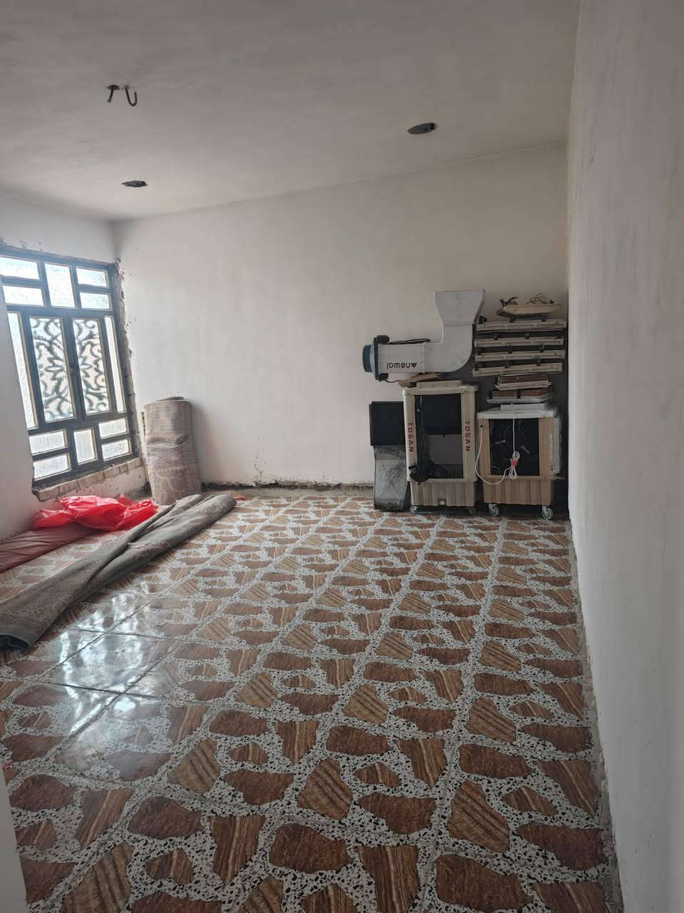 🕋بسم الله الرحمٰن الرحيم 🕋

👋السلام عليكم ورحمة الله وبركاته👋

🏪يعلن مكتب انمار للعقار

🌄الانبار قضاء الفلوجه 

🏡 بيت 

#للبيع حي الرساله خلف قصابه رائد 

🚧 بناء طابوك 

📐المساحه 135م واقع حال اكبر 
 
 

📃طابو صرف سند تحويل ملكيه بسم شخص واحد 

🛣️شارع ركن على شارعين 8 ×8

🏠طابقين

🔵استقبال 
🔵مطبخ 
🔵غرف عدد 4
🔵مناور عدد 2
🔵صاله 
🔵صحيات 2

 

💲#السعر المعلن 110مليون  وقابل للتفاوض مع صاحب العقار 

🧑‍💻عزيزي عندك عقار وتريد تبيعه باسرع وقت راسل صفحتنه نلبي لك طلبك 🙏♥️

⁉️للاستفسار اكثر مراسله صفحتنا او زياره المكتب انمار للعقار الواقع على شارع 60 مجاور مطعم  نفر بخاري  ومجاور المطعم وكوفي بلاك ساراي شارع السكلات او الاتصال 

☎️***********☎️كورك 
☎️***********☎️ واتساب  

⁉️اذا كنت تملك عقار وترغب في نشره مراسله صفحتنا او زياره المكتب انمار للعقار او ارسال المعلومات على الواتساب ☎️👆

⁉️الاسعار المعلنه في مكتبنا تحدد من قبل البائع وليس المكتب ونجمع البائع والمشتري وجها لوجه لاتمام عمليه البيع

⁉️متابعه ولايك للصفحه ليصلكم كل ماهو جديد فضلاً وليس أمراً

♥️طابت أوقاتكم بكل خير ♥️
