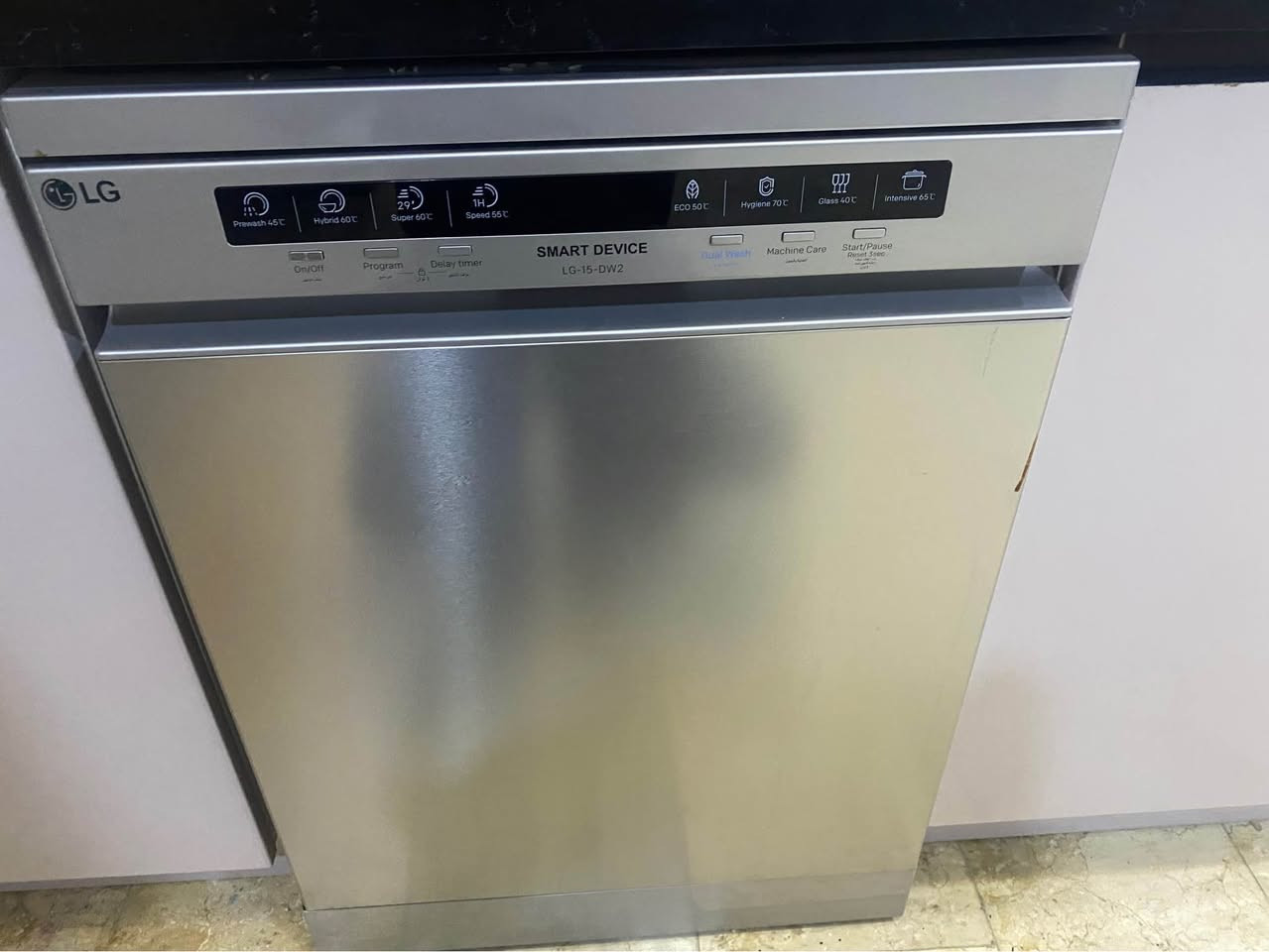 غسالت صحون من ماركت LGالاصليه مو التقليد جديده ما مستخدمه الحجم الجبير لمس فول مواصفات السعر ٤٥٠الف *********** بغداد, العراق
