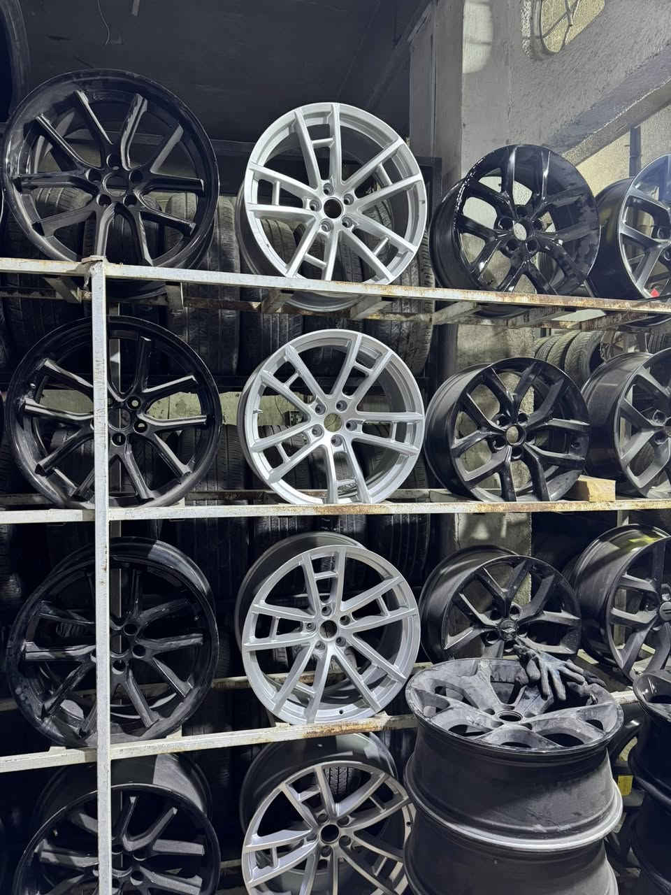 سلام عليكم شباب بخدمه طيبين بيع وشراء مراوس ويل كبات لحيم تعديل صبغ جميع الوياله حديد ويل كب حسب الحجم خدمات كامله فتح شد بلنص مجاني مكان بغداد الشعب مقابيل محكمه الشعب  خدمات محمد البهادلي  
جمعه فتح نشالله (متواجدين 24ساعه  )
***********@إشارة
