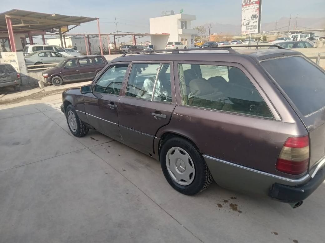 مارسيدس ئارم بلاستيك سليماني مه كينه ئه رنه بي  ٣٠٠٠كير تؤماتيك كيرو مه كينه به شه رت  كاره باي به شه رت ته بريد  مالي دؤسته  ته قه و ره قه ي هه يه  له سليمانيم 20 كه لاو معامه له *********** السليمانية, العراق
