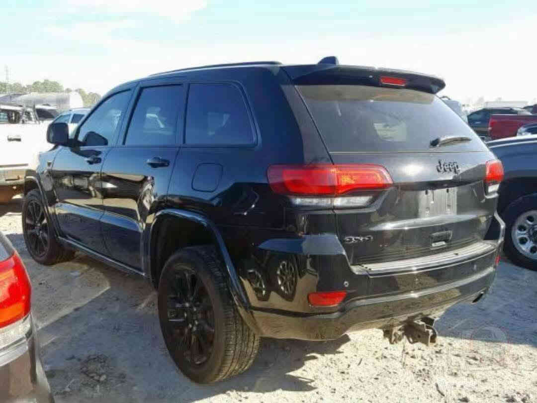 السلام عليكم
جيب 18 بلاك توب 
6 سلندر  فول مواصفات ماعدا الفتحه 
السياره كاسره بستم 🔴
170 مكان بغداد البياع 
***********
