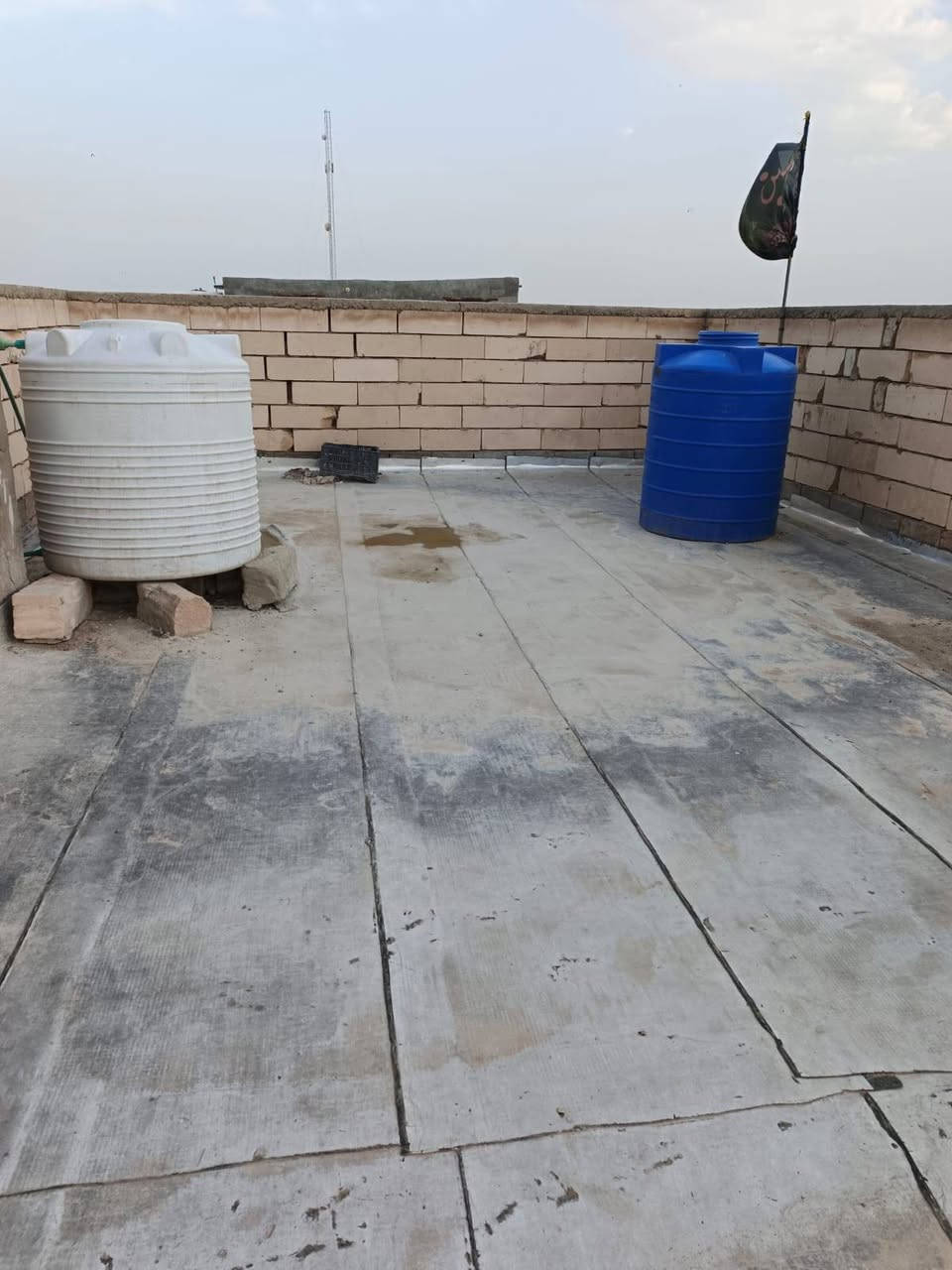 أسعد ألله أوقاتكم بكل خير🌹
الاتصال ***********
🔊 أعلان عرض أليوم أروع مايكون وبسعر جدن مناسب ♦️

أرض مع دار سكن طابقين 
ألمساحه الكليه ( نصف دونم )
على شارع تبليط مباشرةً  ( واجه لارض على شارع 23 متر من ضمن محل أسواق ) 

تحتوي على دار سكن مساحة البناء 350 م
أرض مزروعه وكامله ومرتبه
على نهر جاري
جميع الخدمات متوفره ⚡

محتويات الدار ⬇️
كراج واسع + ديوان  + صاله طابق ارضي وصاله طابق ثاني + عدد غرف نوم 9 غرف + مطبخ وصحيات خارجي داخلي 

والبيت شقل درجه أولى ومشتقلينه ازوكام
نوع العقار : طابو ملك صرف تحويل سهم بأسم المشتري
العنوان : البصره أبي الخصيب باب عباس 

كل هاذ بسعر 240 مليون وقابل تفاوض سعره جدن مناسب 
الاتصال ***********
