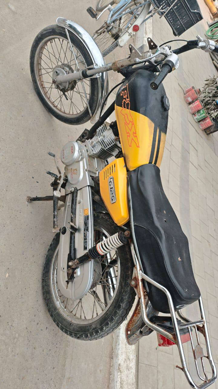 سلام عليكم دراجه تايكر للبيع السعر 425وبيهه مجال مستعجل ع بيعتهه العنوان بني منصور الناحيه ***********
