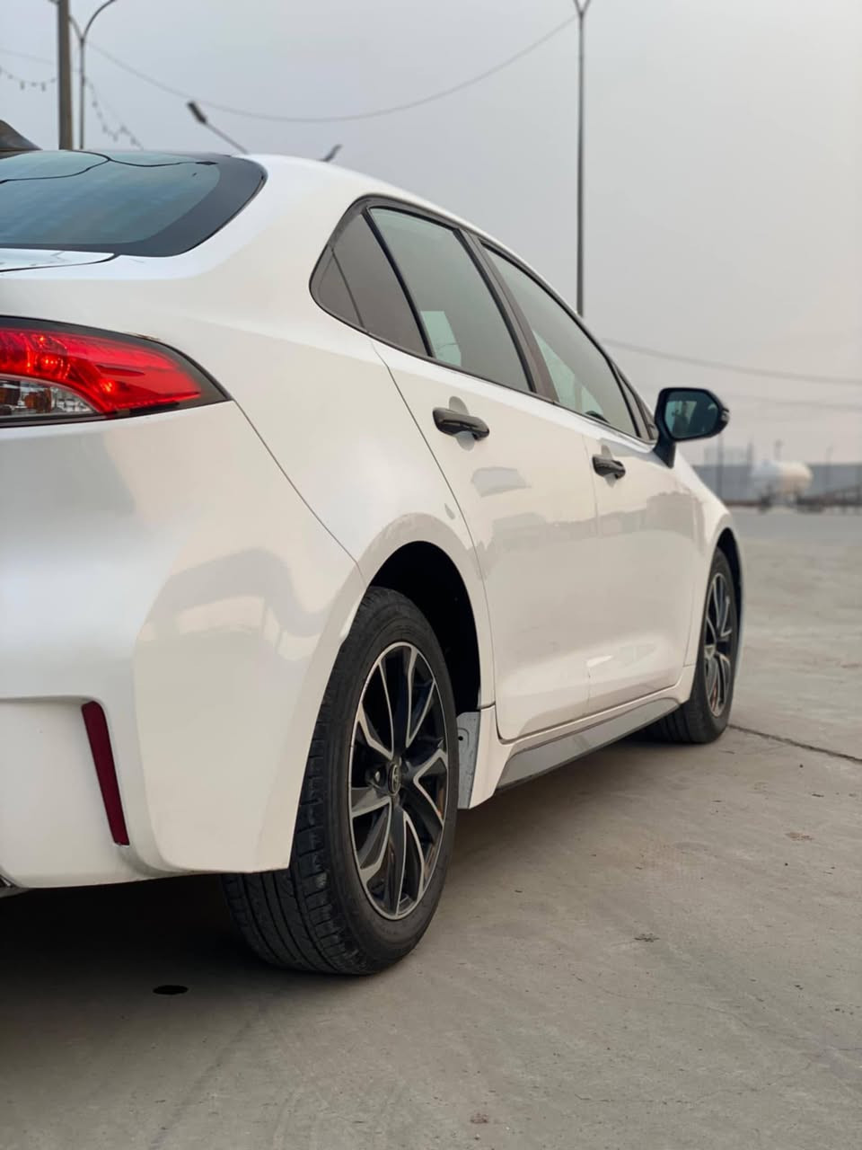 سلام وعليكم كورلا موديل21 رقم بغداد معوقين بعد 3اشهر صير حره
حادثه بامريكه كدامك فقط جاملق خلفي ومصلح بارد 
سياره تخبل مكينه 2000
وهنا بالعراق بيه جاملق ايسر وشبر بالباب ايسر  

 سياره مقلفه قماره لون اسود لجماليه فقط  

مكان سياره يوسفيه رضوانيه  

السعر 133 رقم هاتف *********** تصل وبيك خير ودلل
