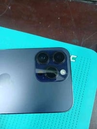 للبيع ايفون 14 ماكس .. مكسور الظهر ذاكره 256 كيكه .. السعر 700 الف وبي...