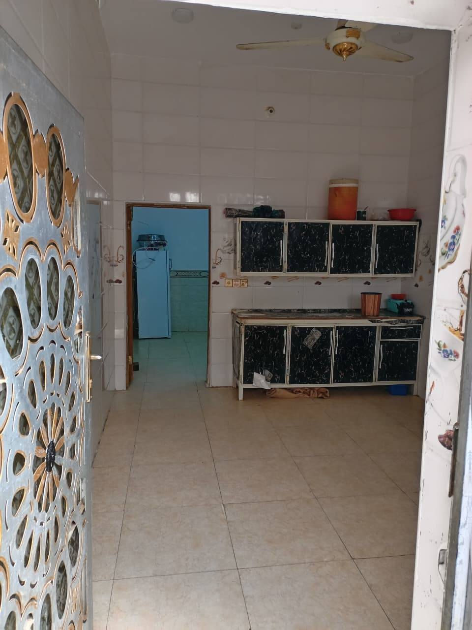 يا الله
بيت  طابو صرف  مساحه  150 متر  بنا درجه اولا  قرب بيت سيد أحمد العرباوي  بشويله
 اتصال واتساب ***********
