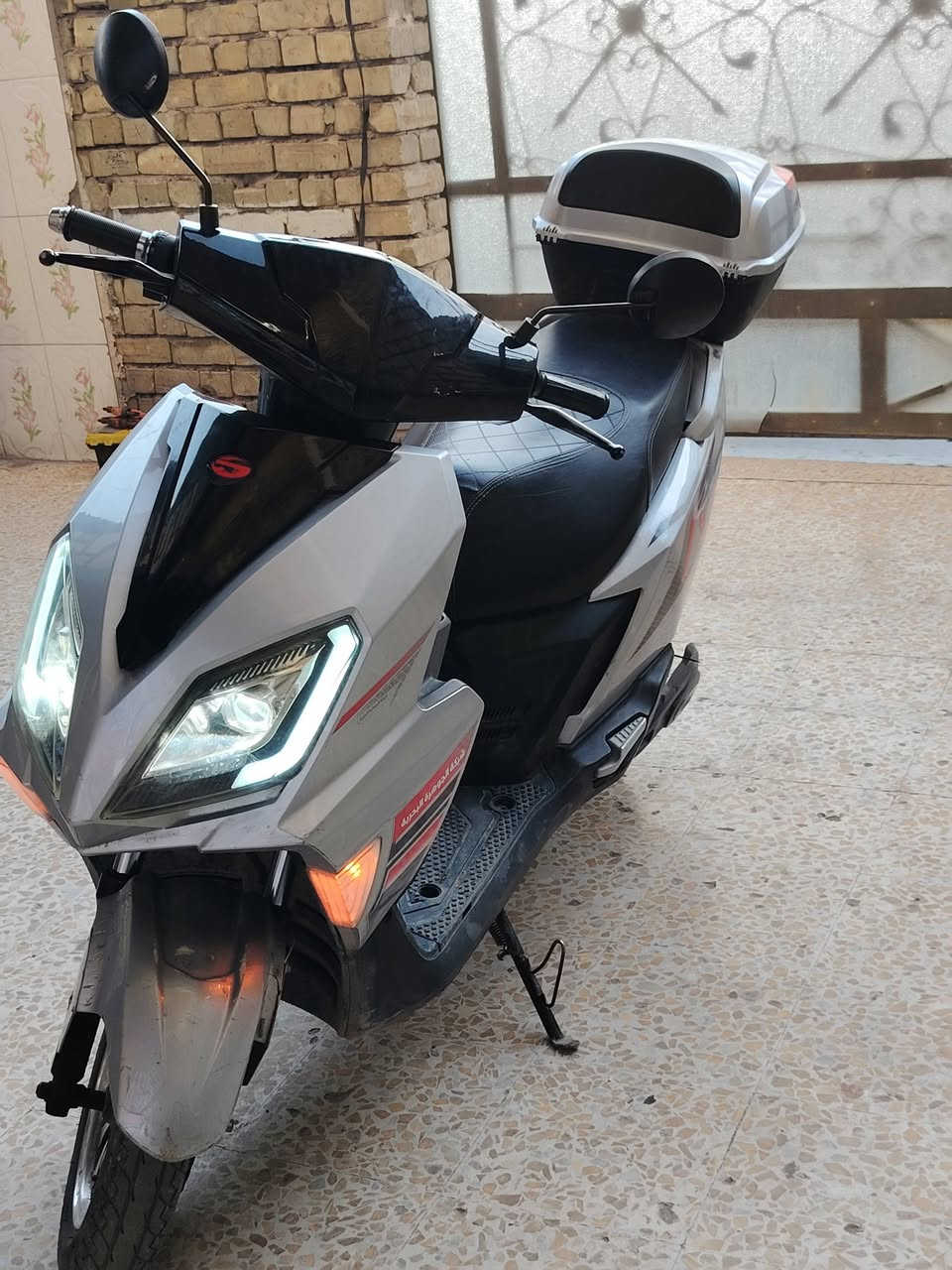 السلام عليكم دراجه شحن
النوع / جارجر
الشركه / الجوهره البحريه
عدد الباتريات / 8
الملف / 3000W
السرعه الحقيقيه / 90
السعر / 950 وبه مجال حك الجيه
سوف الوصل وشوف اني بيش ناشره
مكاني الدوره رقمي ***********
